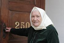 Nejstarší obyvatelka Dolních Bojanovic na Hodonínsku, osmadevadesátiletá Růžena Komosná.