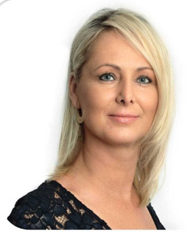 Sabina Jonášová Čižiková (43 let, učitelka/zástupkyně ředitele školy)
