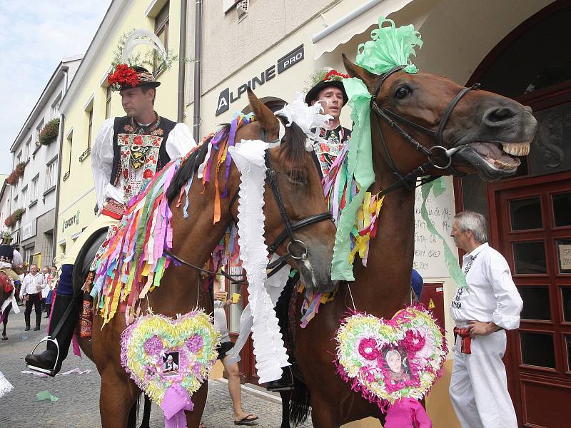 Očekávaná akce Slovácký rok na čtyři dny opanovala Kyjov. Také devatenáctý ročník nejstaršího regionálního folklorního festivalu v České republice zpestřila tradiční jízda králů v podání chasy ze Skoronic.