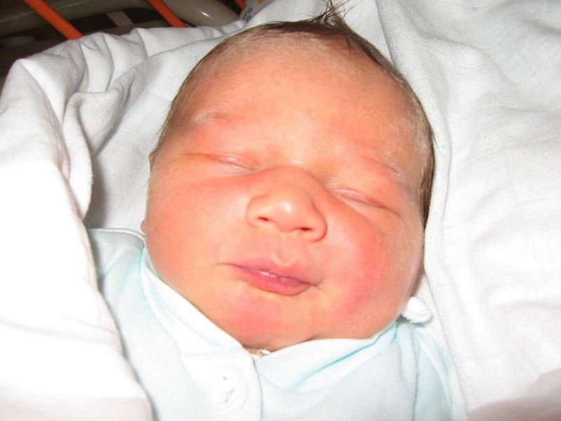 Filip Lhotka, 48 cm, 3,2 kg, 25. 5. 2010, Velká nad Veličkou