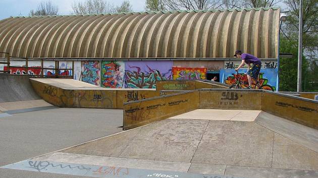 Za zavření skateparku může moč i cigarety - Hodonínský deník
