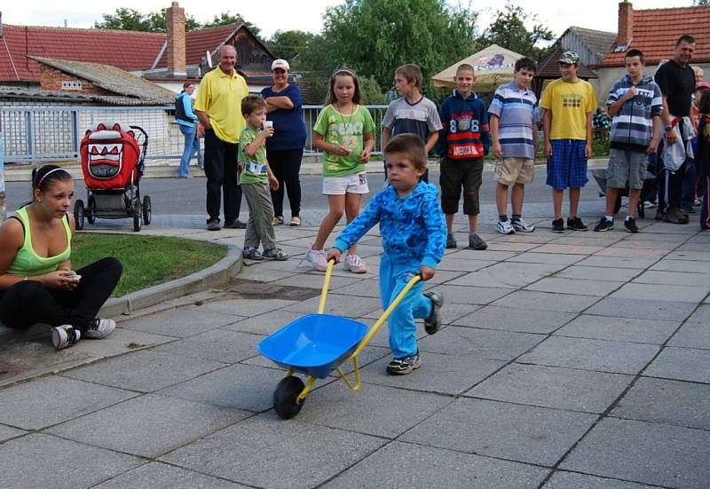 Dospělých v Labutech závodí čím dál méně, dětí naopak přibývá.