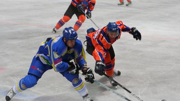 Příprava 2009/10: Hodonín vs. Břeclav (v modrém)