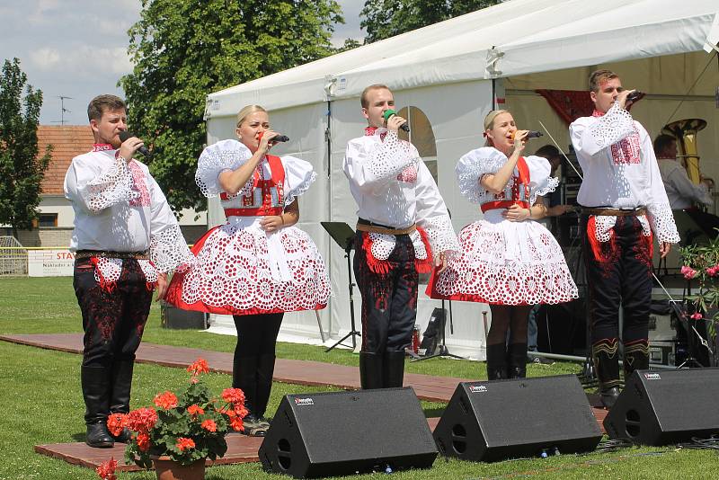 V Ratíškovicích se konal jubilejní 50. ročník mezinárodního festivalu dechových hudeb. Vystoupilo hned dvanáct kapel, na začátku sobotního odpoledního programu Mistříňanka a Stříbrňanka.