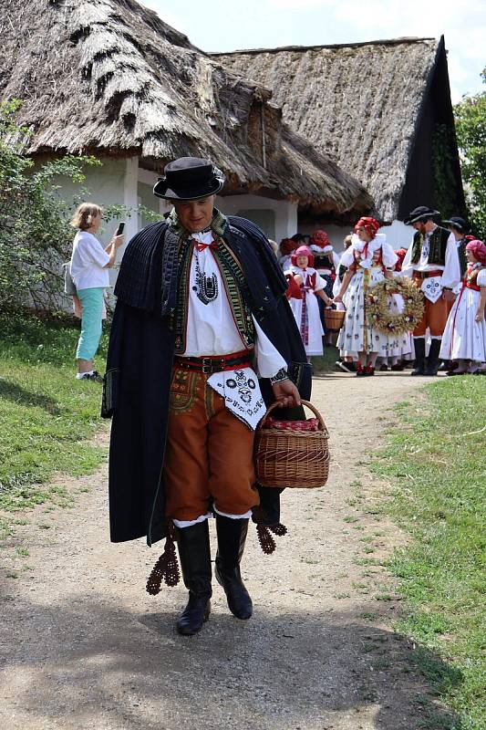 Dožínky ve skanzenu jsou ve Strážnici již tradiční folklorní akcí.