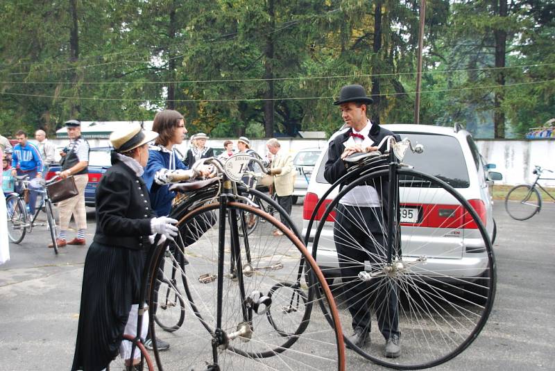 Velocipedy zaplnily zámecký park