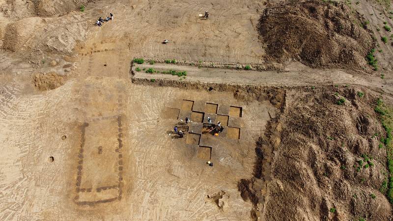 Záchranný archeologický průzkum v úseku dálnice D55 Staré Město – Moravský Písek.