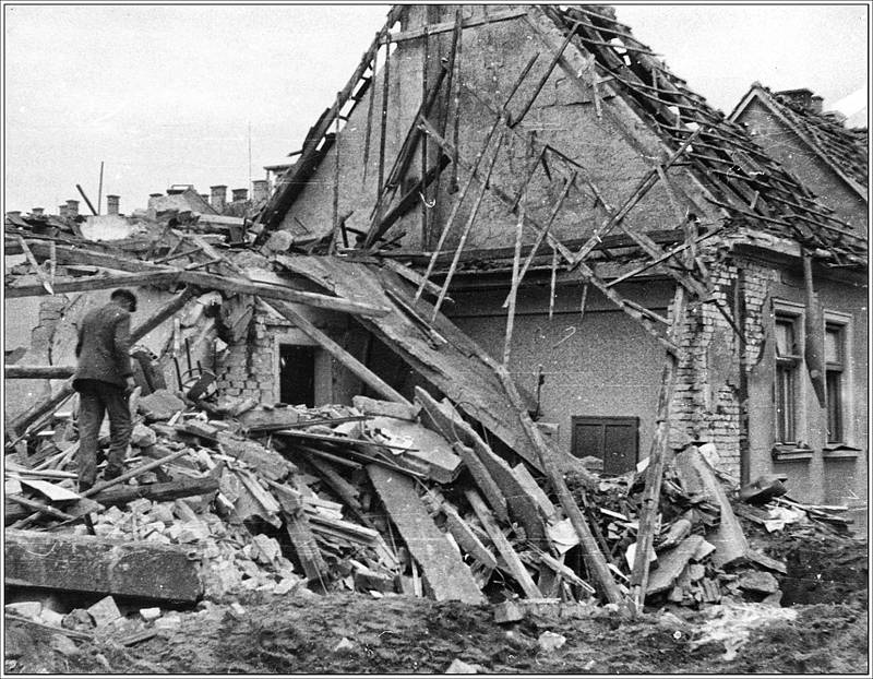 Následky bombardování Hodonína z 20. listopadu 1944.