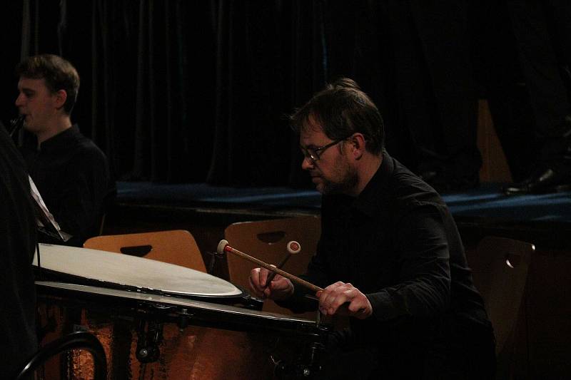 Český filharmonický sbor Brno a Orchestr Czech Virtuosi ve Strážnici.