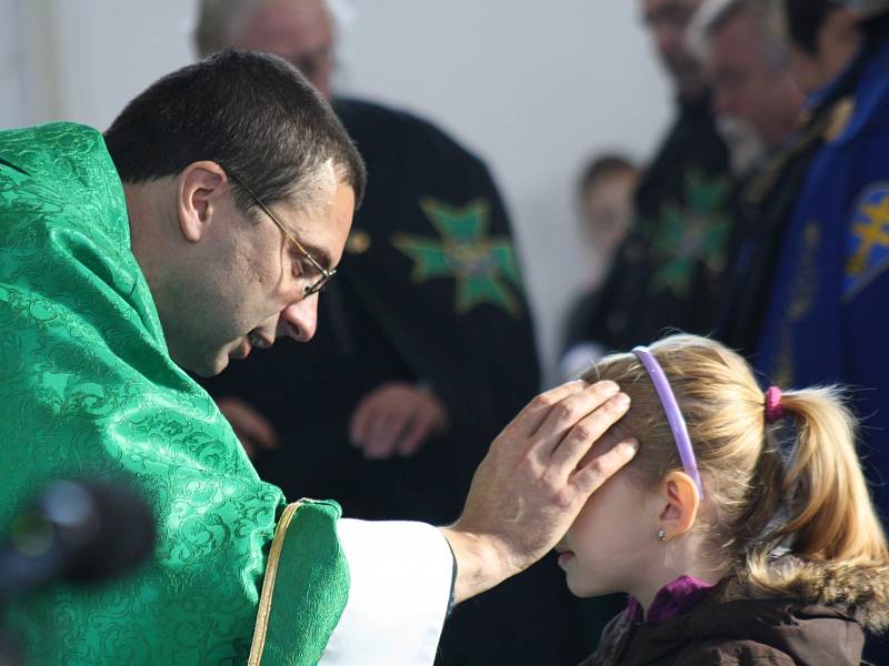 Posedmé se v louckém kostele Panny Marie Růžencové konala mše zasvěcená svatému Hubertu. 