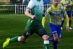 Fotbalisté Bzence (v zelených dresech) v derby nestačili na Břeclav, které v nervózní a zbytečně vyhrocené bitvě podlehli 1:2.