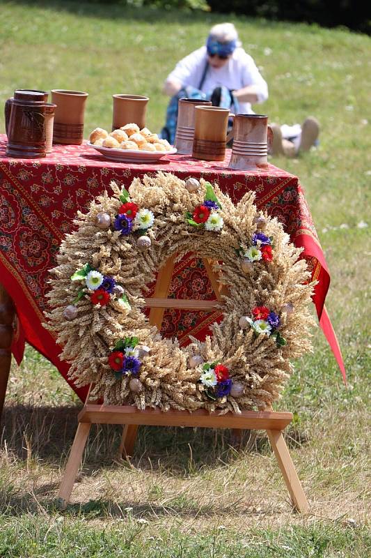 Dožínky ve skanzenu jsou ve Strážnici již tradiční folklorní akcí.