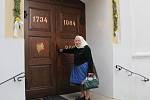 Nejstarší obyvatelka Dolních Bojanovic na Hodonínsku, sedmadevadesátiletá Růžena Komosná, šla k volbám automaticky. Volí pravidelně.