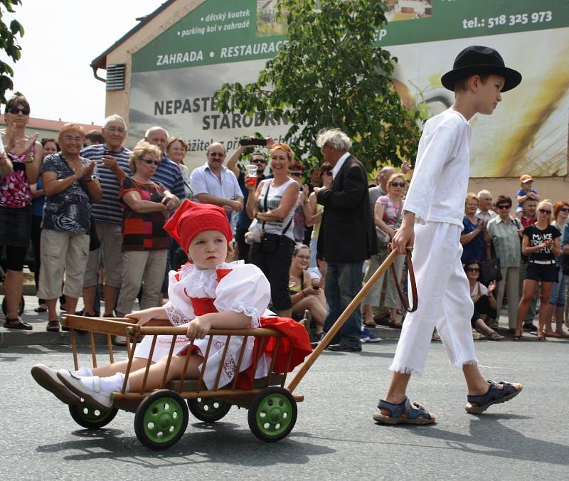 Víkend patřil ve Strážnici milovníkům folkloru. Na devětašedesátý ročník Mezinárodního folklorního festivalu Strážnice dorazili účinkující ze všech koutů České republiky i světa.