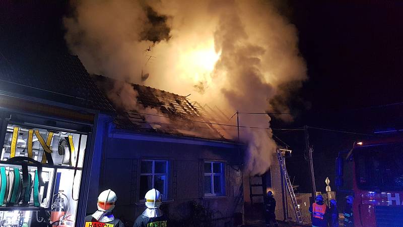 Požár rodinného domu v Sobůlkách na Kyjovsku.