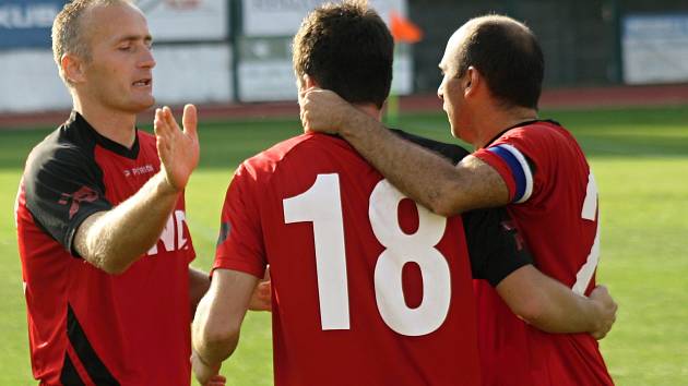 Hodonínští fotbalisté v letošních dvanácti zápasech získali plný počet šestatřiceti bodů a kralují moravské divizi D.