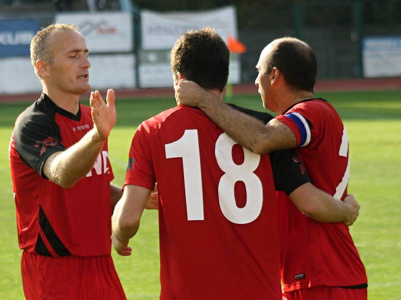 Hodonínští fotbalisté v letošních dvanácti zápasech získali plný počet šestatřiceti bodů a kralují moravské divizi D.