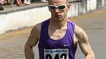 Šestnáctý ročník Běhu Moravským Pískem ovládl brněnský vytrvalec Lukáš Kučera. Celkem se na start hlavního závodu na šest kilometrů postavilo dvaadevadesát mužů a žen.