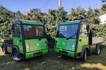 Nové elektromobily v Kyjově, multikáry s kontejnerovým nosičem a třístranným sklápěčem.