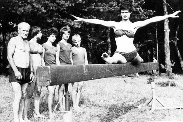 Gymnasté na Soboňkách v hodonínském regionu mají podobné vybavení padesát let. Jen kvůli restitucím museli tábor přestěhovat o několik desítek metrů dál. 
