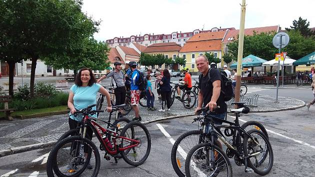 První sobota v červnu patřila dalšímu ročníku tradiční akce Putování po vinařských stezkách Strážnicka.