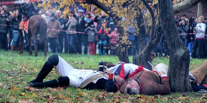 Jubilejní desátý ročník Svatomartinských slavností ve Bzenci. V sobotu byla na programu tradiční přehlídka armád tří císařů.