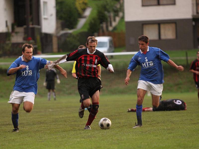 Velká nad Veličkou (v červenočerném) vs Novosedly