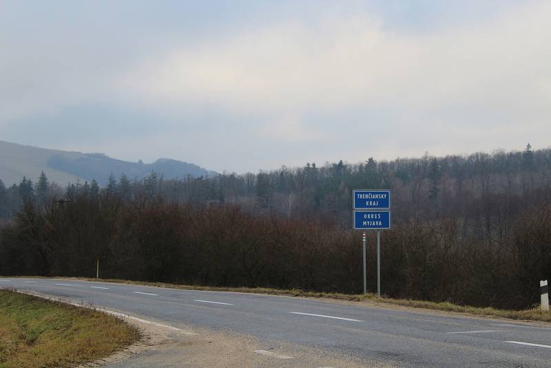 Šance, místní část obce Vrbovce na Slovensku. Před rozdělením Československa se jmenovala U Sabotů a patřila k Moravě.