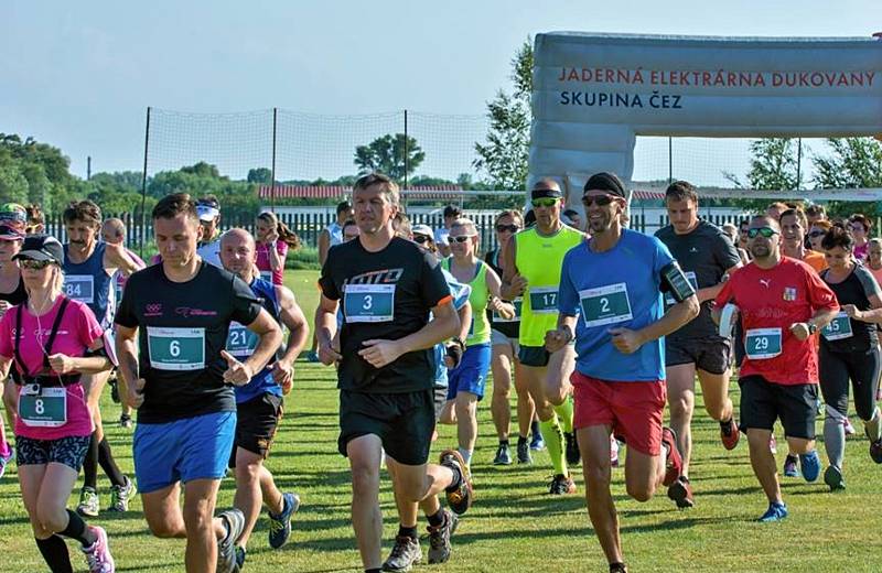 Ve Vnorovech se ve středu uskutečnil Olympijský běh. Na hřišti Agra se celkem představilo 170 mužů, žen a dětí.