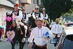 Kyjovští slavili jubilejní Slovácký rok. Stovku vítali hudbou, vínem a koňskou jízdou sedmičlenného skoronského banderia.