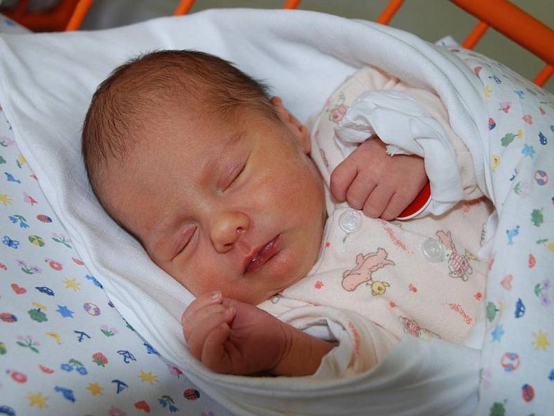 Nela Holobrádková, 52 cm, 3,2 kg, 4. února 2010, Břeclav