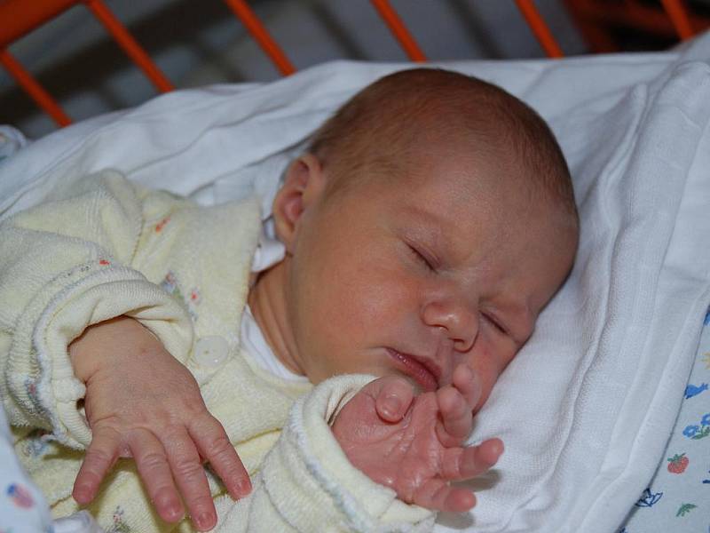 Karolína Maderičová, 50 cm, 3 kg, 4. února 2010, Hodonín