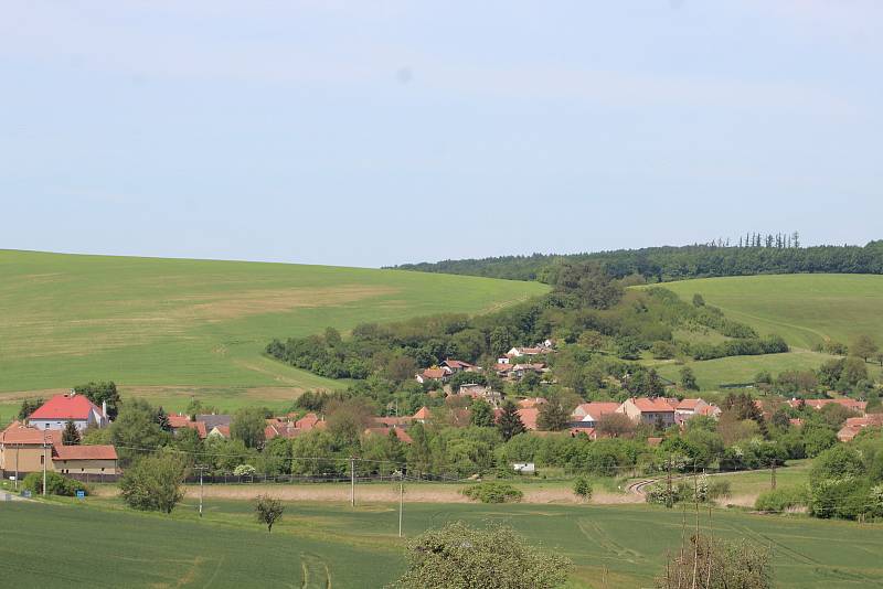 Poznáte ze snímků, ve které obci byly pořízeny?