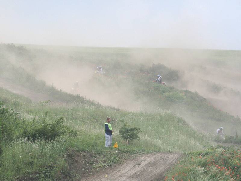 Motokrosaři se předvedli v Karlíně