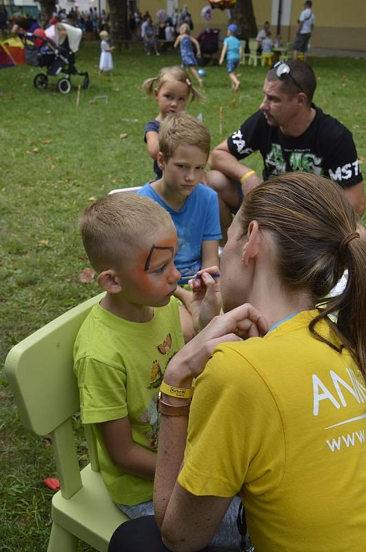 Pořádnou dávku hodového veselí zažili lidé v Hodoníně na Svatovavřineckých slavnostech.