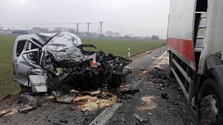 Tragická nehoda u Hodonína: zaklíněného řidiče se snažil oživit hasič -  Hodonínský deník