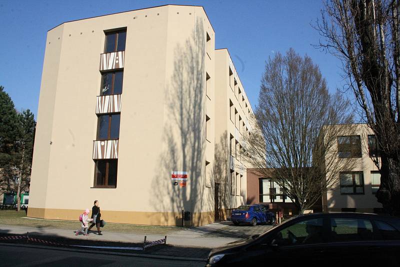 Bývalé sídlo okresního výboru KSČ v Hodoníně v současnosti slouží stavebnímu odboru městského úřadu a základní umělecké škole.