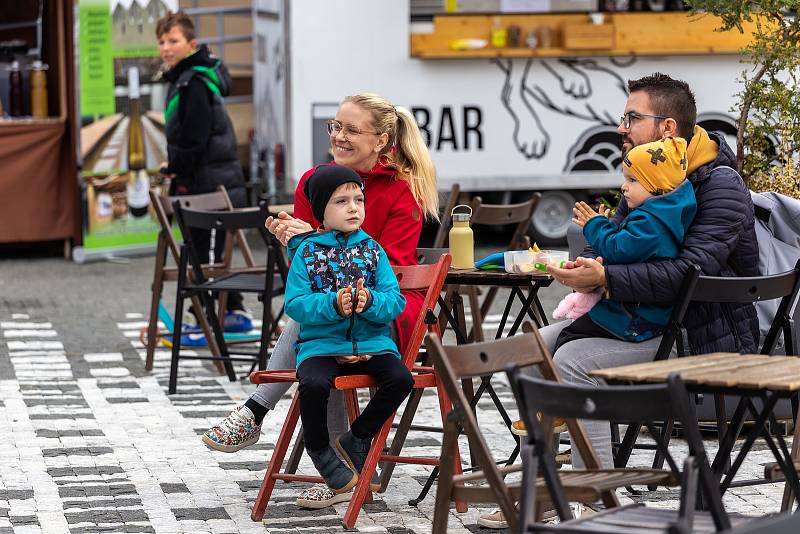 Tvářemi letošních Andělských hodů se stali mladší stárci Jakub Konečný a Kateřina Adamová a starší stárci Adam Bažant a Barbora Řičicová.