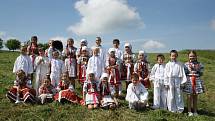Tradiční kosení a vystoupení folklorních souborů v Nové Lhotě.