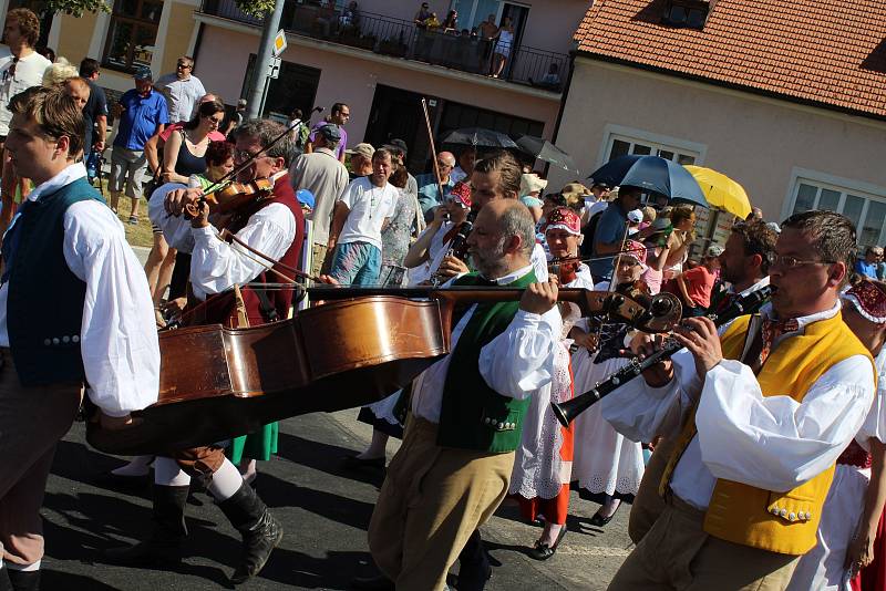 Mezinárodní folklorní festival Strážnice 2017, průvod městem.