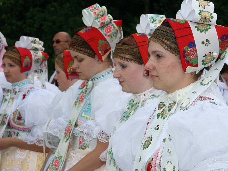 Bohoslužba na mikulčických Valech