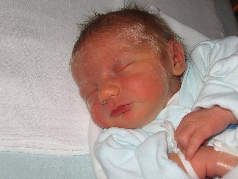 Matěj Hrnek, 51 cm, 3,25 kg, 27.1. 2011, Hodonín