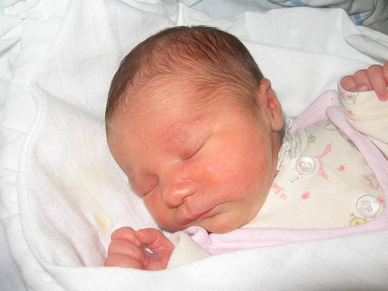 Natalie Slámová, 48 cm, 2,6 kg, 3. 1. 2011, Hodonín