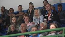 V Hodoníně se v pátek uskutečnilo exhibiční hokejové utkání. Domácí výběr se v rámci oslav jubilejního dvacátého výročí založení mládežnického klubu utkal s extraligovou Olomoucí.