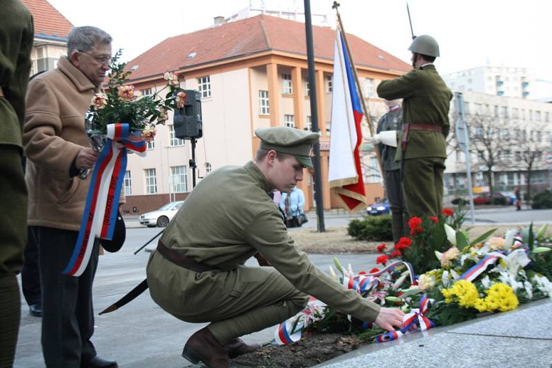 Oslavy výročí Masarykova narození.