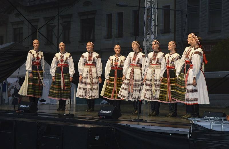 Pořádnou dávku hodového veselí zažili lidé v Hodoníně na Svatovavřineckých slavnostech.