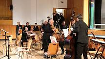 Český filharmonický sbor Brno a Orchestr Czech Virtuosi ve Strážnici.