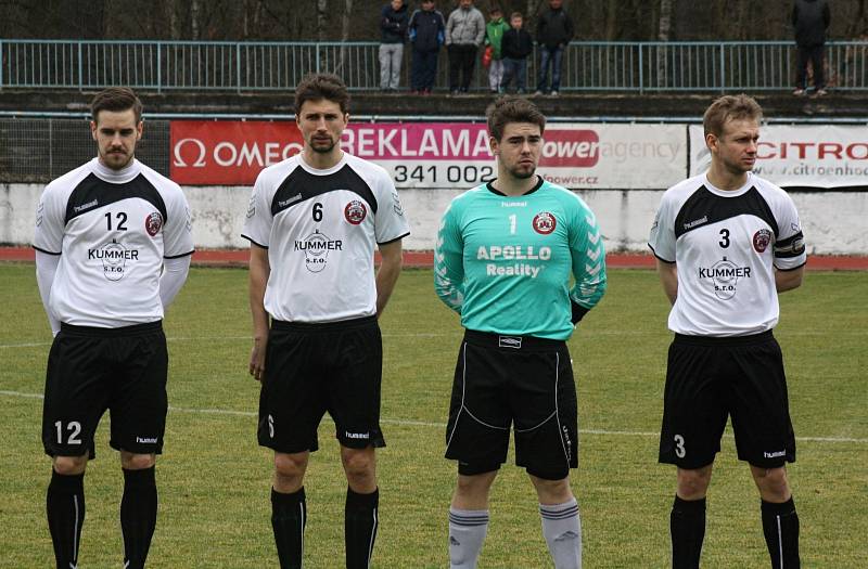 Fotbalisté Hodonína prohráli ve šlágru 17. kola divize D s Uherským Brodem 4:5 a v čele tabulky už mají pouze tříbodový náskok.