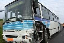 Nehoda autobusu mezi Vlkošem a Kyjovem.