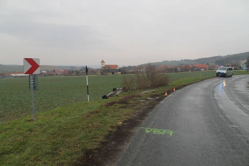 Havarované BMW u Želetic.